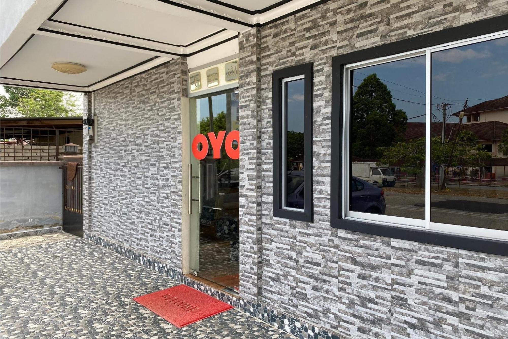 Oyo 90205 Bayu Sintok Motel Чанглун Экстерьер фото