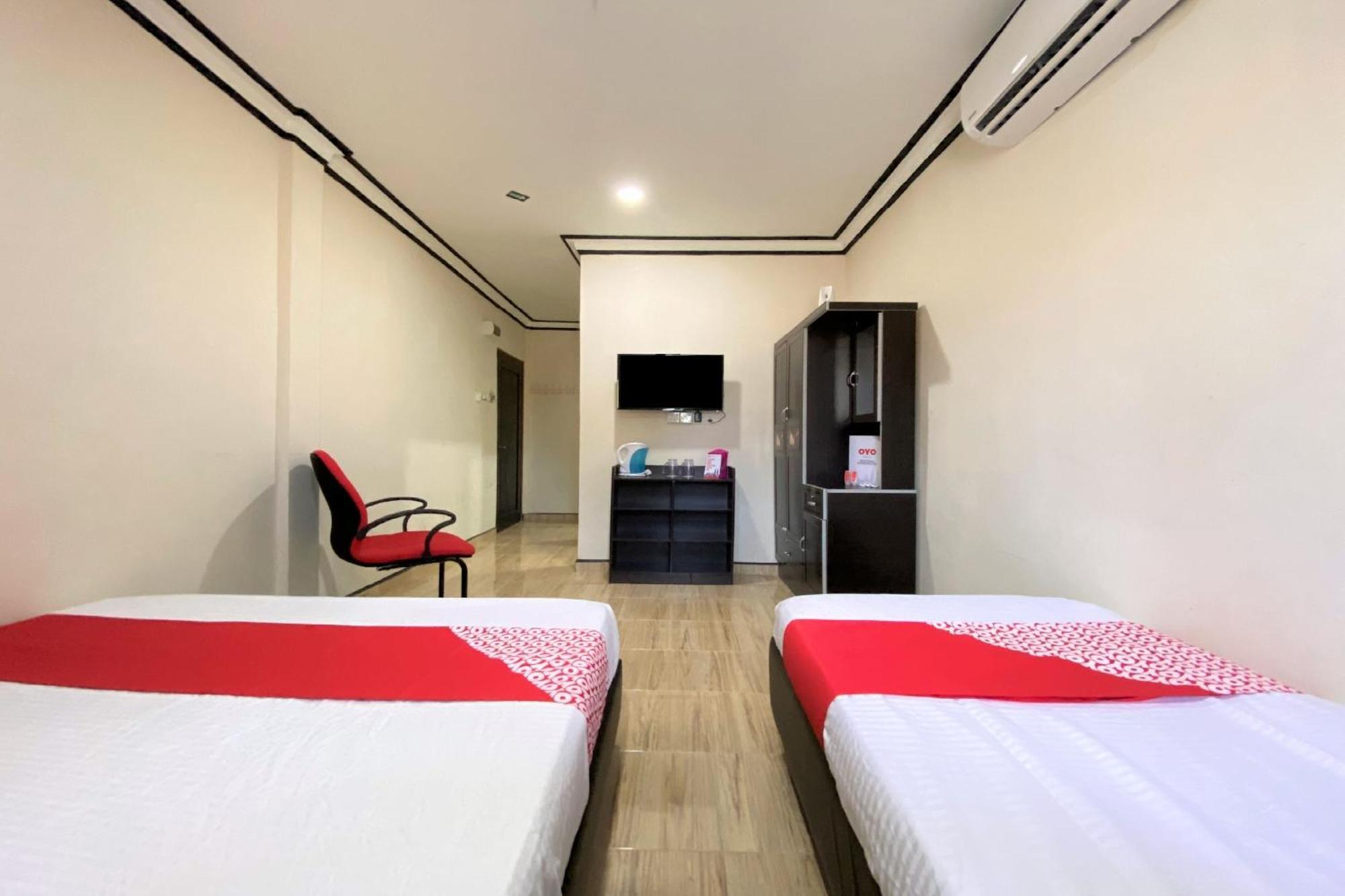 Oyo 90205 Bayu Sintok Motel Чанглун Экстерьер фото