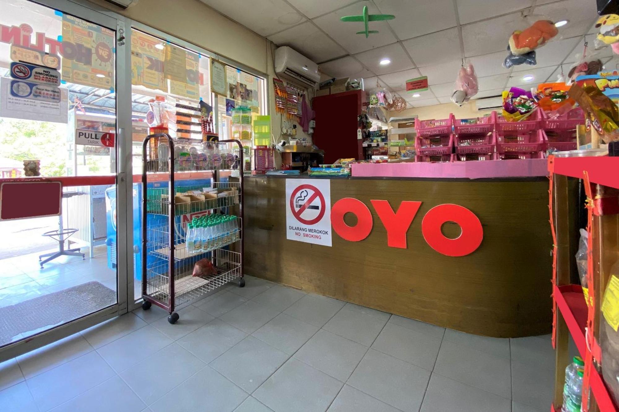 Oyo 90205 Bayu Sintok Motel Чанглун Экстерьер фото