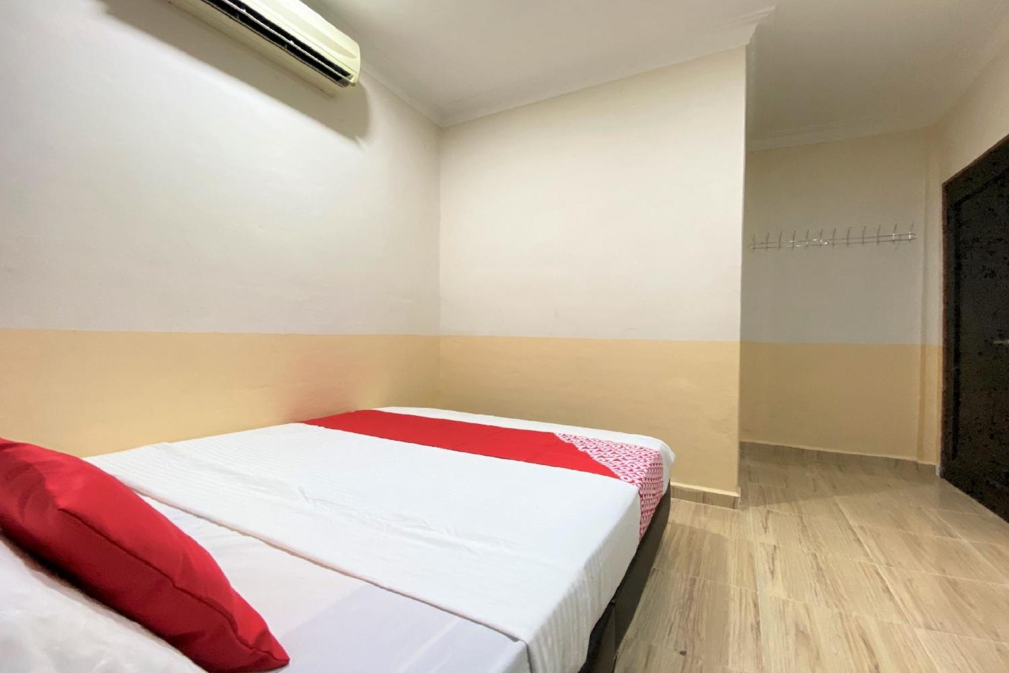 Oyo 90205 Bayu Sintok Motel Чанглун Экстерьер фото
