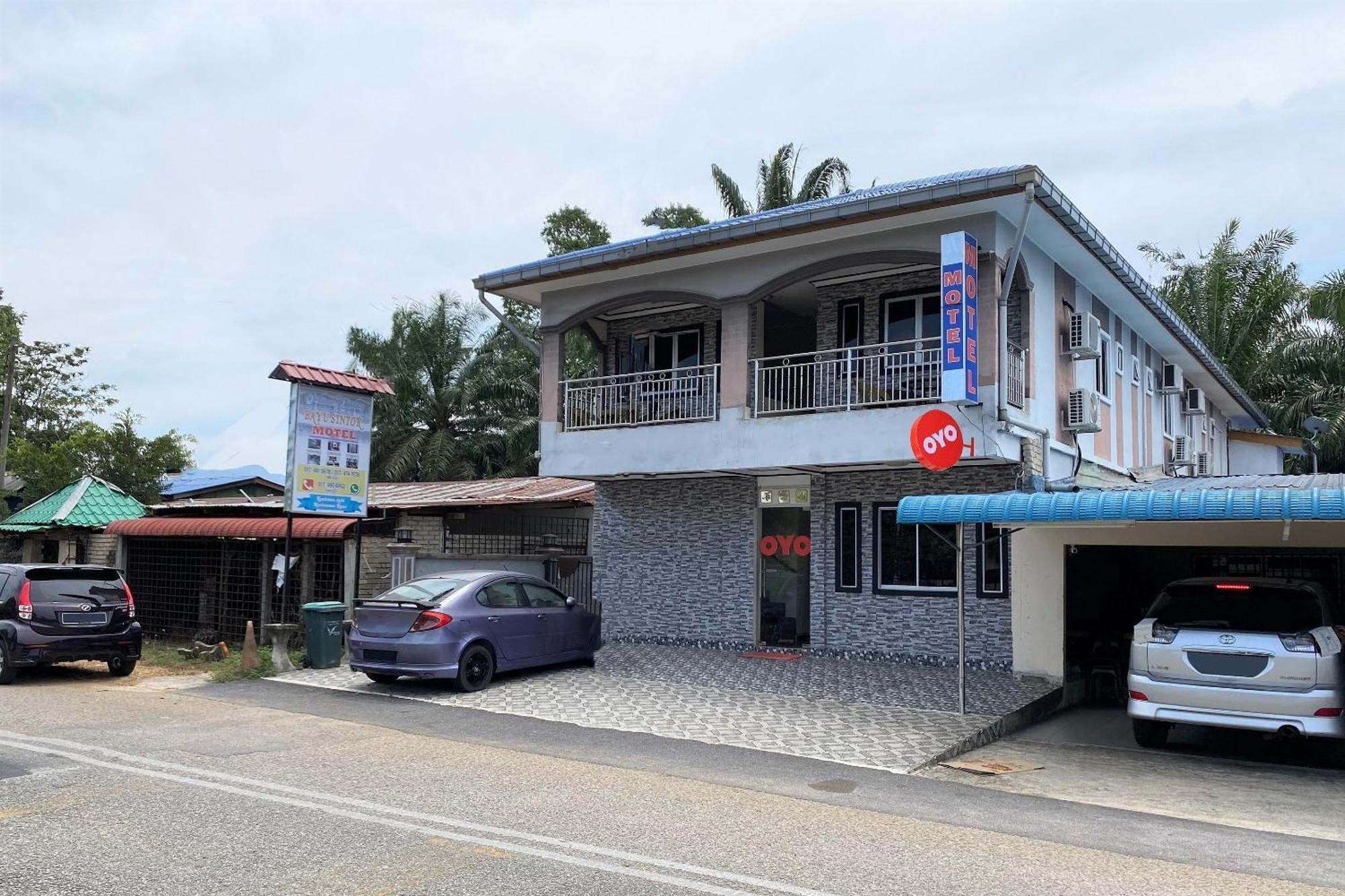 Oyo 90205 Bayu Sintok Motel Чанглун Экстерьер фото