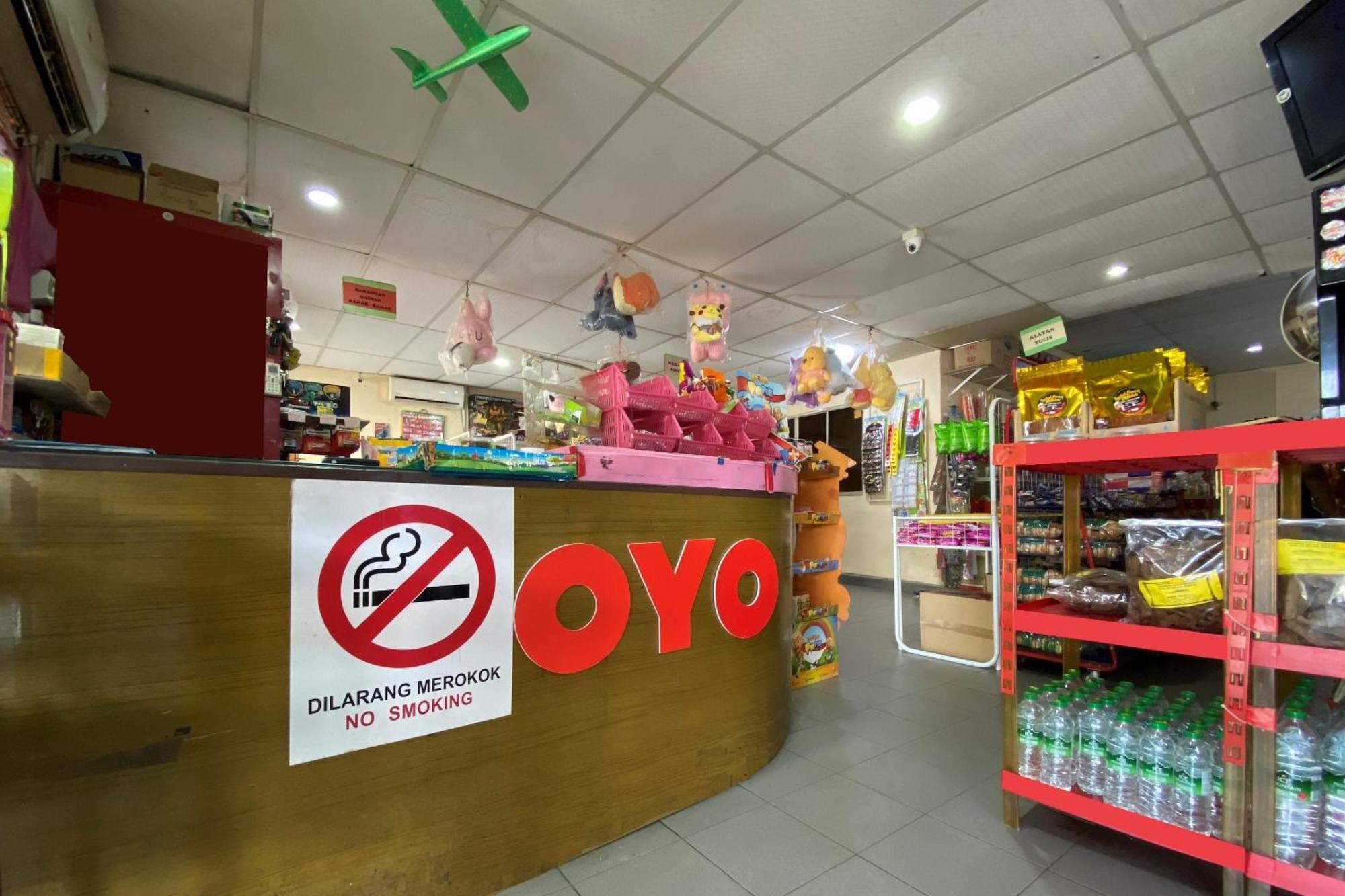 Oyo 90205 Bayu Sintok Motel Чанглун Экстерьер фото